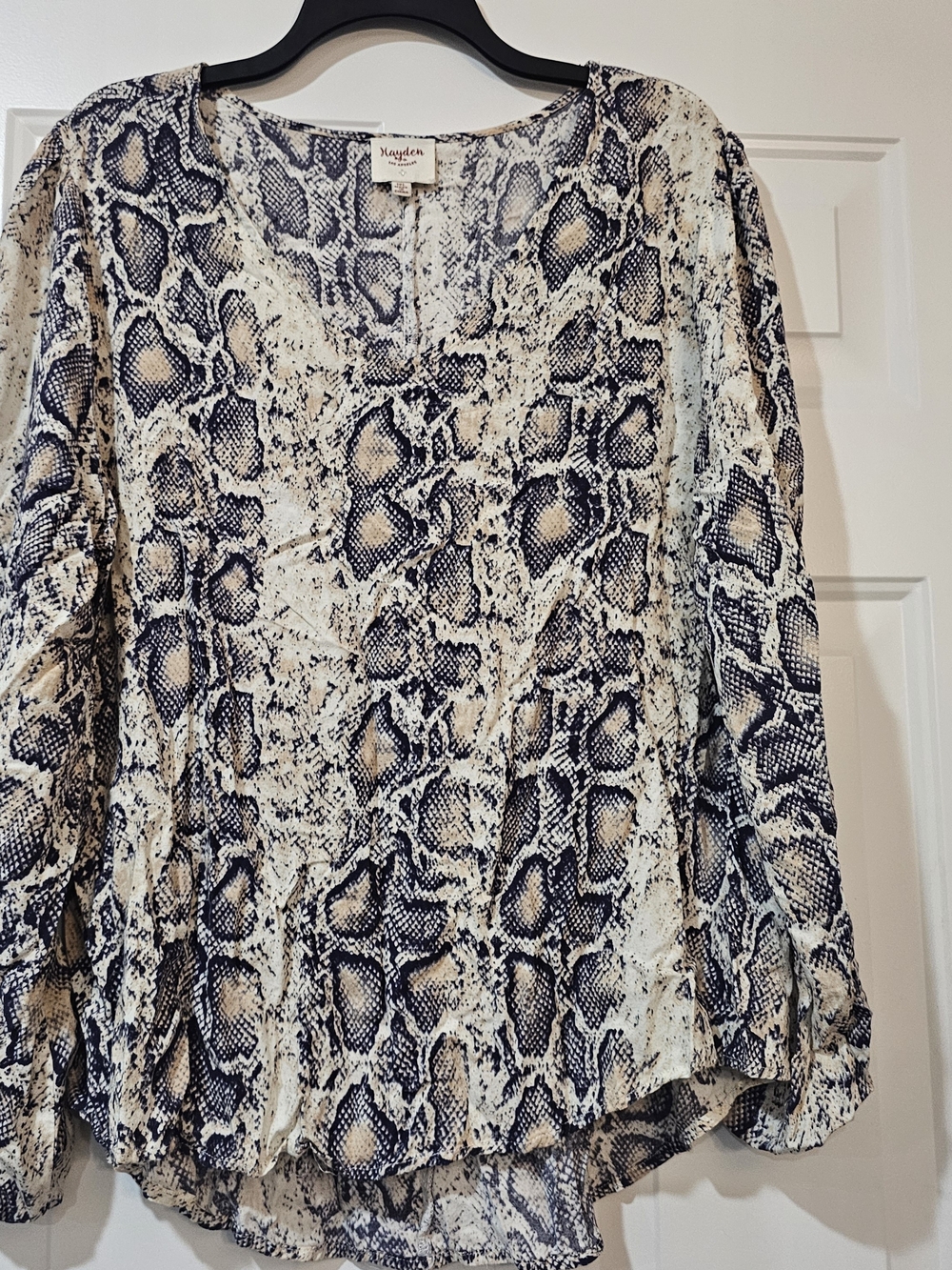 Hayden Los Angeles Snake Print Long Sleeve Shirt - Cream & Black Size 1XL{Bx21}